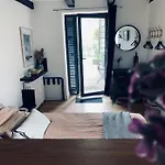 招待所 O D'hotes